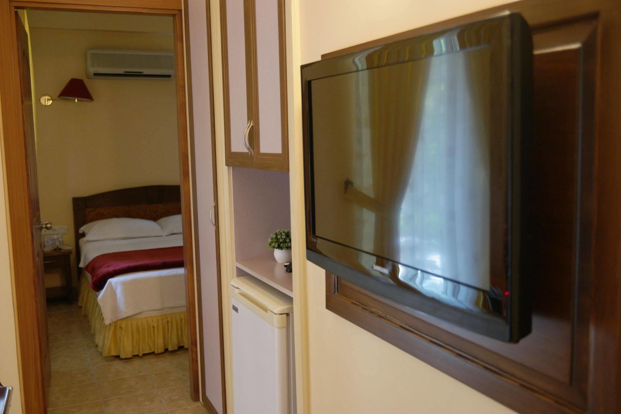 Mr. Dim Exclusive Apart Hotel Гьочек Екстериор снимка